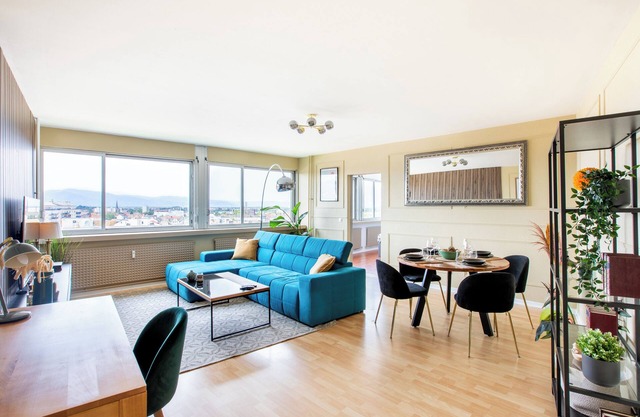 Modern 2BR Sunset View over Vosges Full Kitchen Netflix & Parking