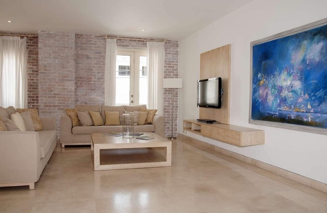 Modern 3 BR Old City Luxury Condo