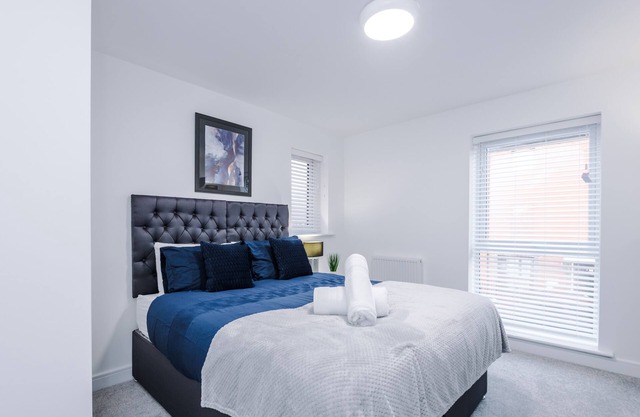 Modern 3BR House with FREE Parking