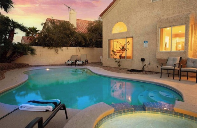 Modern 4BR Getaway w/Pool