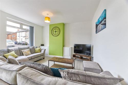 Modern 5BR Contractor Stay - Family & Business - Parking