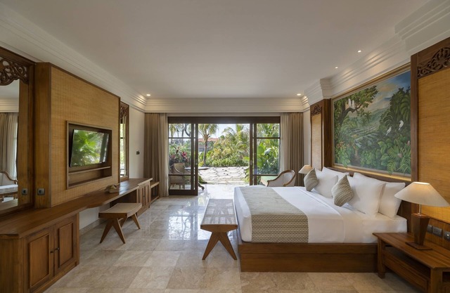 Modern and Balinese Style Beautiful Suite Room at Ubud