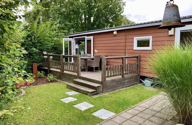 Modern and cosy chalet at Park Campanula for 4 people with lovely garden. Dog welcome.
