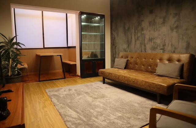 Modern and cozy apartment! 8 minutes from the airport