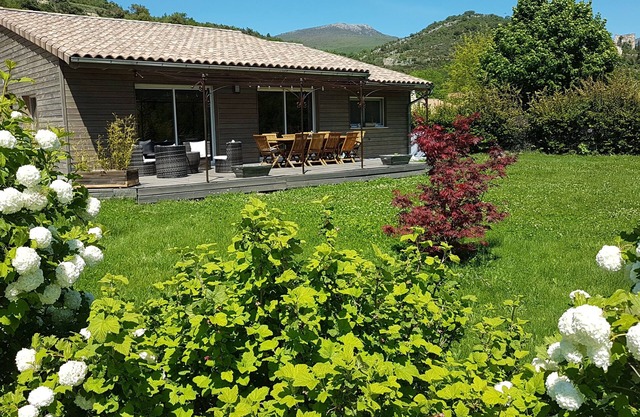 Modern and warm wooden house in a quiet area