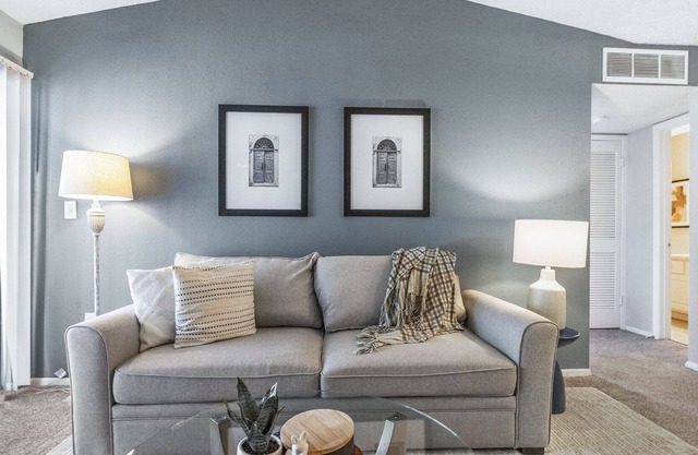 Modern Apartment in Prime Location (ID4693X0)