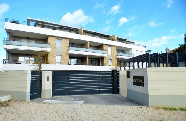 Modern apartment in new residence in Mar Vivo