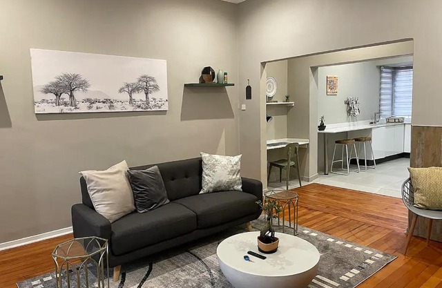 Modern Apartment - 2081