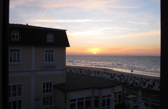 Modern apartment for up to 4 p. Right on the beach in Wangerooge