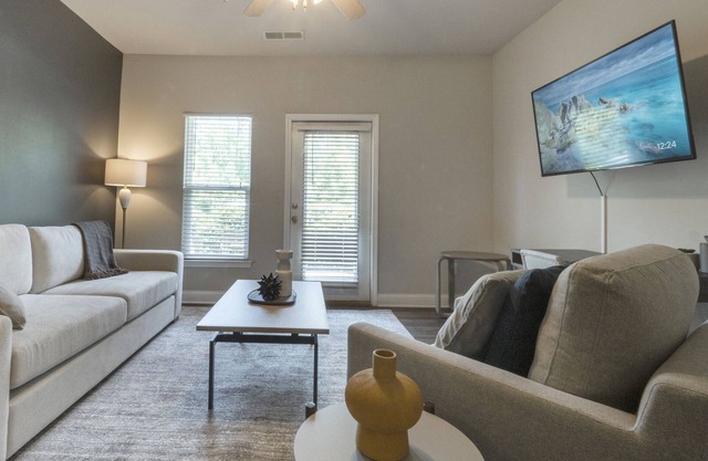 Modern Apartment in Prime Location (ID9129X58)