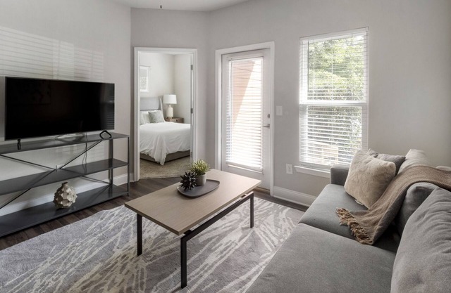 Modern Apartment in Prime Location (ID3619X04)