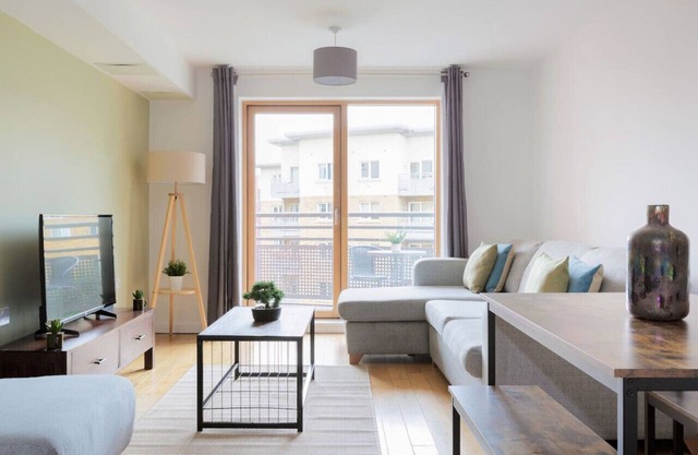 Modern Apartment in Bow