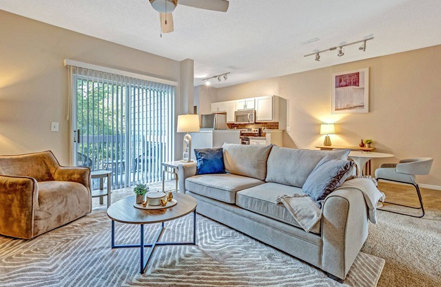 Modern Apartment in Prime Location (ID4109X92)