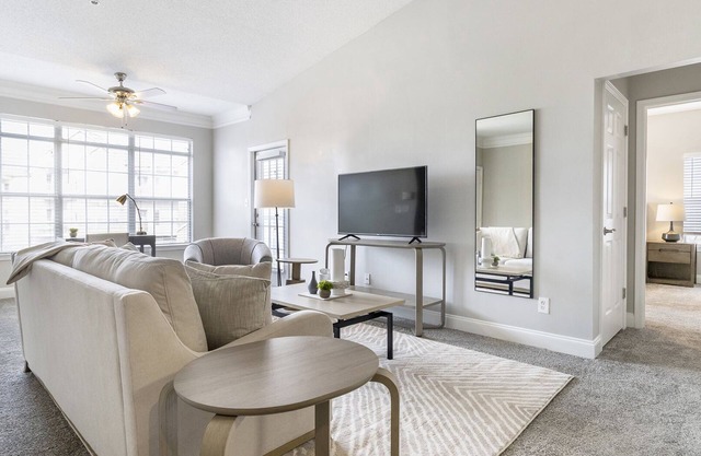 Modern Apartment in Prime Location (ID6499X34)