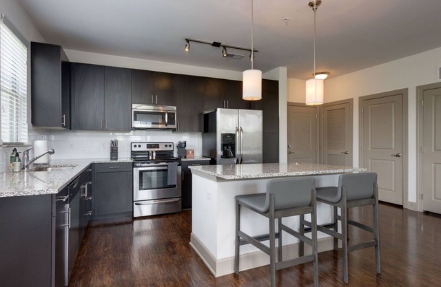 Modern Apartment in Prime Location (ID1340)