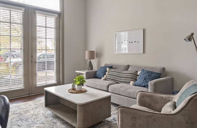 Modern Apartment in Prime Location (ID2269)