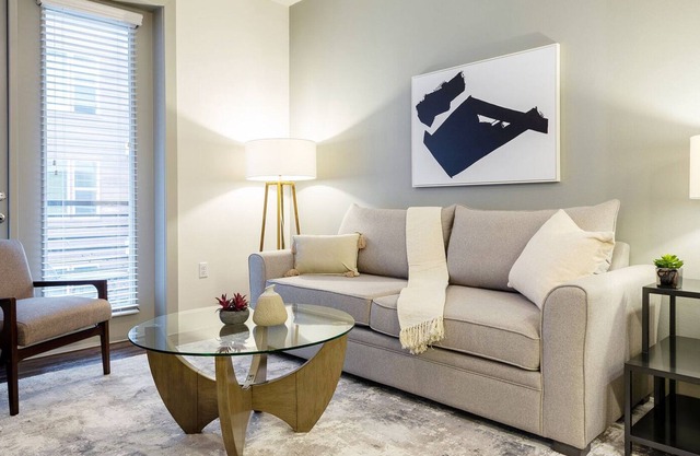 Modern Apartment in Prime Location (ID4422X32)