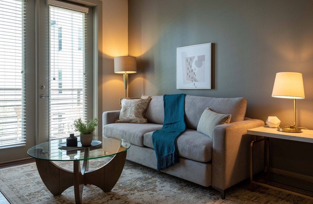 Modern Apartment in Prime Location (ID5077X2)