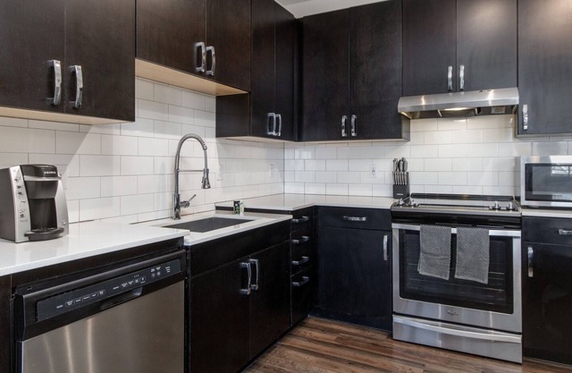 Modern Apartment in Prime Location (ID4423X48)