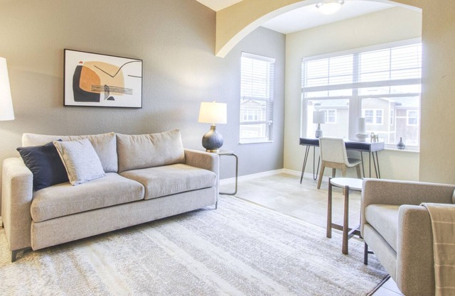 Modern Apartment in Prime Location (ID8368X45)