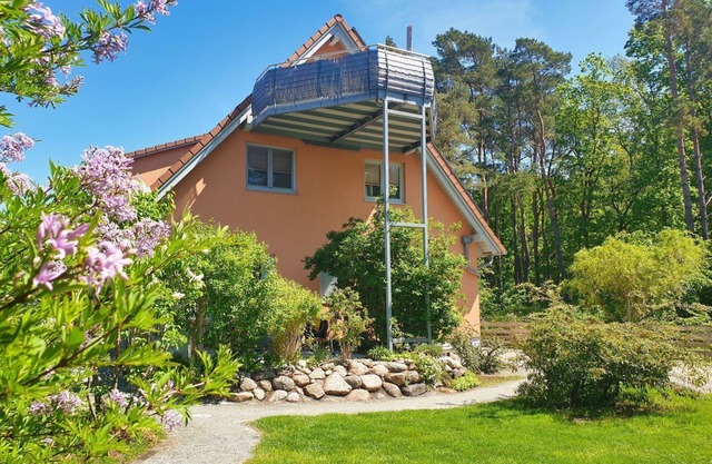 Modern apartment no. 3 with balcony, sauna in the house, garden - Ferienwohnungen am Wald -