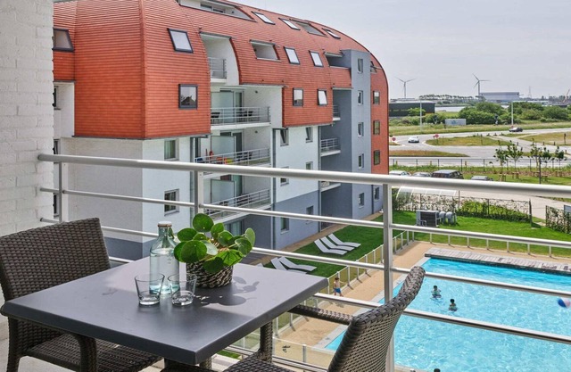 Modern apartment with air conditioning, on a resort, only 2.5 km. from the beach