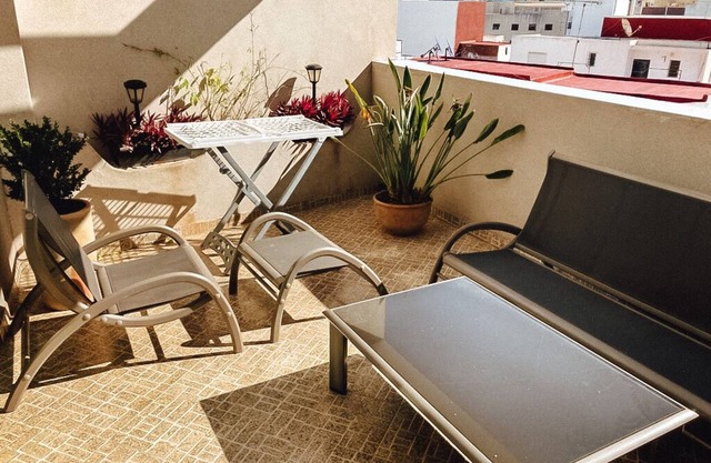 Modern apartment with roof terrace, city center location