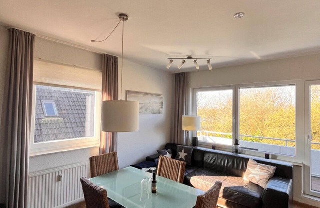 Modern apartment with two separate bedrooms and balcony!