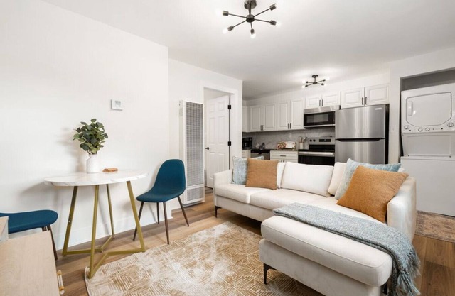 Modern Apt | Parking | Near German Village + Dtwn