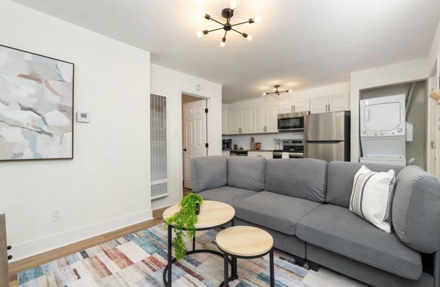 Modern Apt | Parking | Near German Village + Dtwn