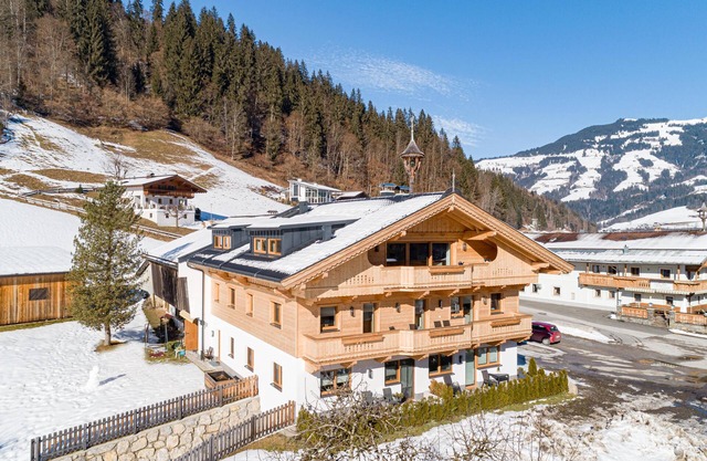 Modern apartment opposite of Salvena swimming lake