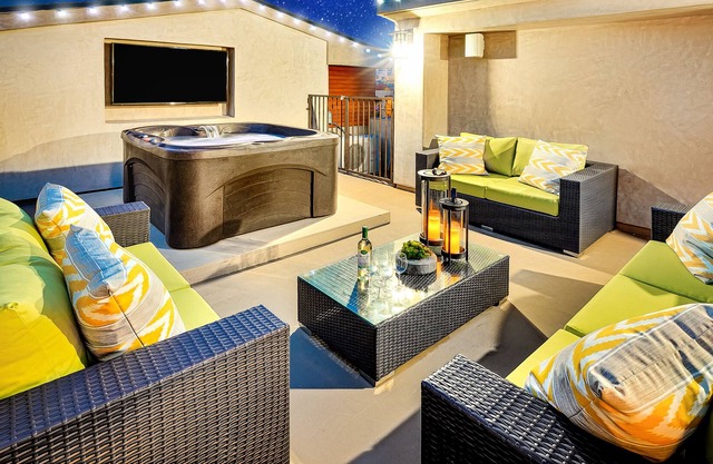 Modern Beach Luxury w/ Rooftop Deck & Private Hot Tub - Steps to Ocean