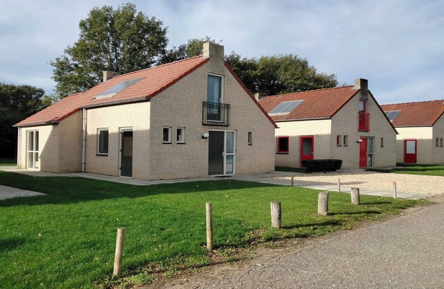 Modern Bungalow in Ewijk for 6