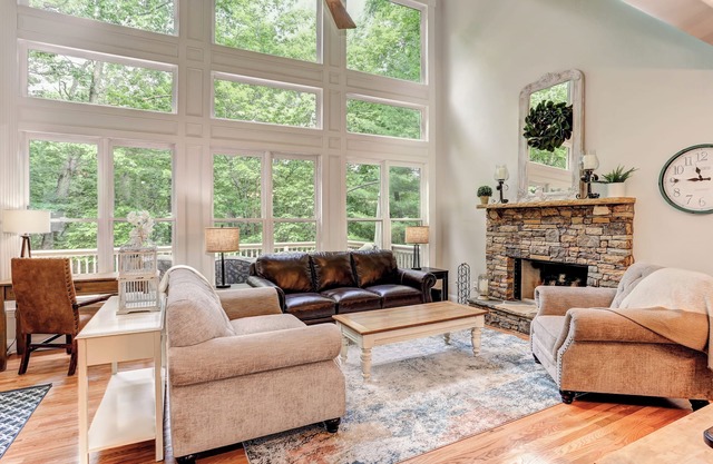 Modern Cabin in Big Canoe. Waterfalls, View, GameRoom, Dog friendly