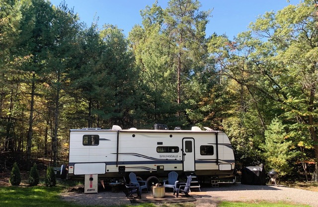 Modern Camper - Castle Rock Lake - WI Dells - Boat Rental - Dog Friendly.