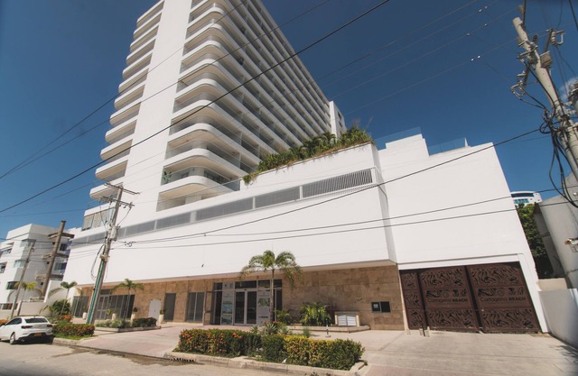 Modern Cartagena Gateway near Airport