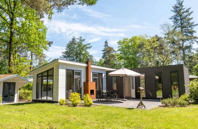 Modern chalet with terrace near Rockanje