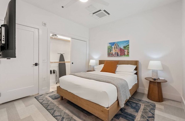 Modern City Stay in San Antonio – Explore Downtown with Comfort & Ease