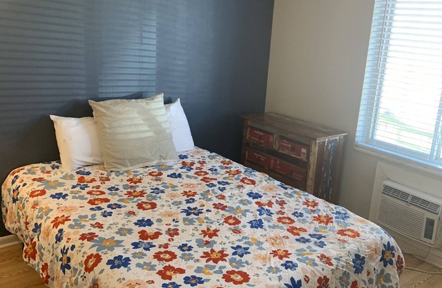 MODERN CONDO in the heart of Hillsboro Village near Vandy