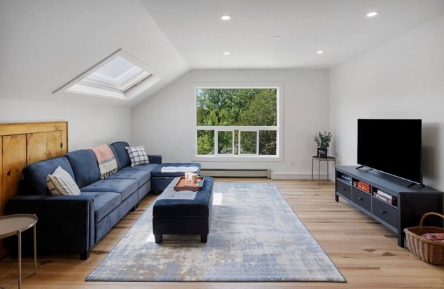 Modern Condo Surrounded by Nature I Heart of Stowe