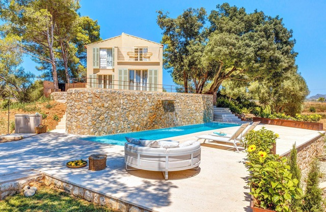 Modern Country House Sos Fuyes with Pool, Wi-Fi, Terrace and Mountain View