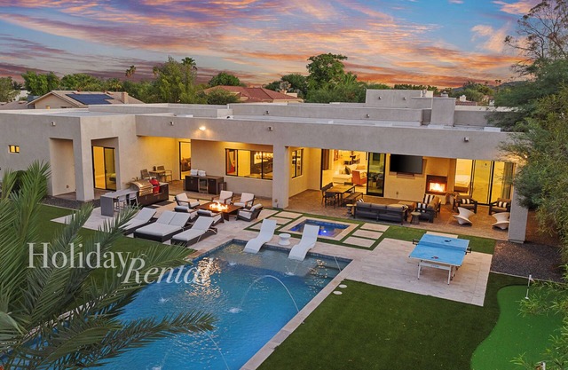Modern Desert Escape - 6BR Paradise Valley Home with Pool & Firepit