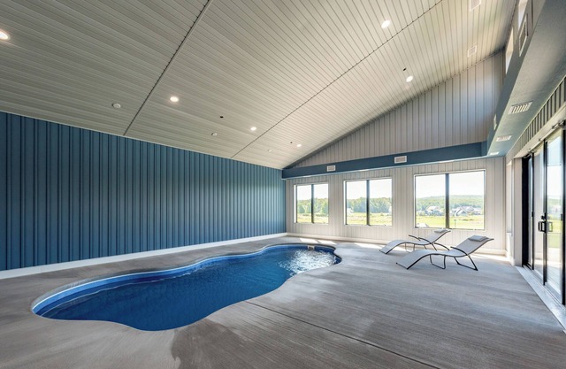 Modern Dog Friendly Lake Retreat w/Pool