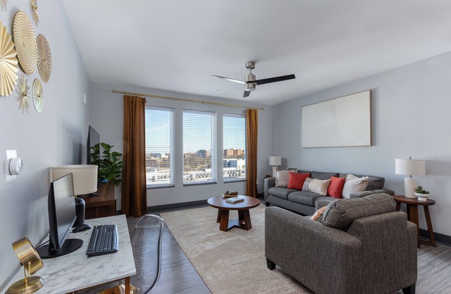 Modern Downtown Nashville 2BR – Perfect for Work and Play