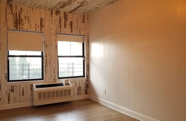 Modern Farmhouse 2 BR Duplex in South Slope w/Private Patio