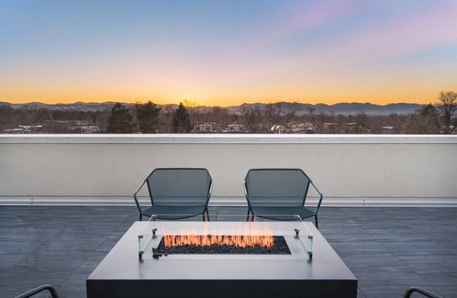 Modern Flat w/Mtn Views & Private Balcony!