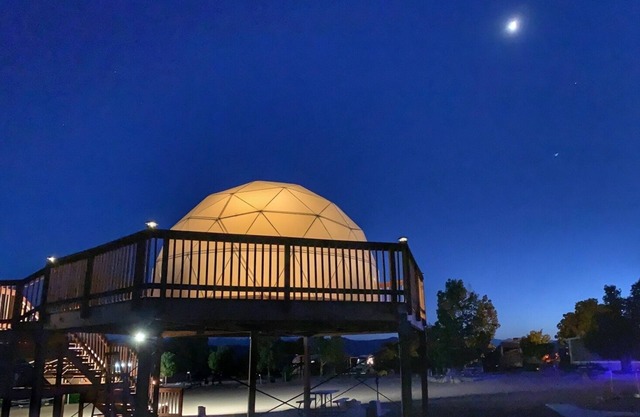 Modern Glamping Dome Mountain View Deck Near Downtown Cañon City