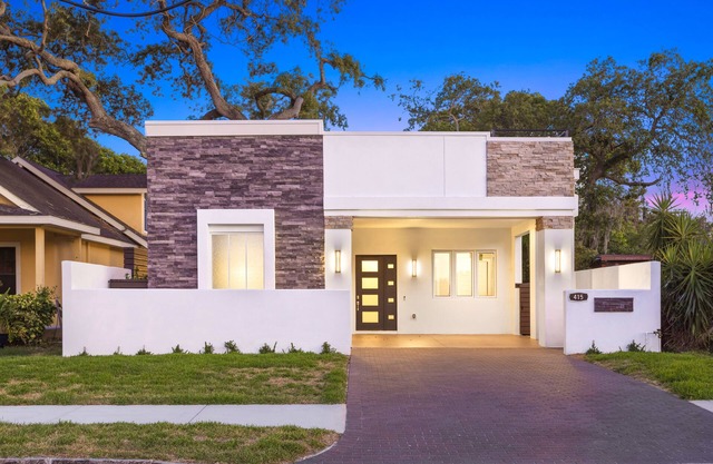 Modern House 4 Rooms with Fireplace