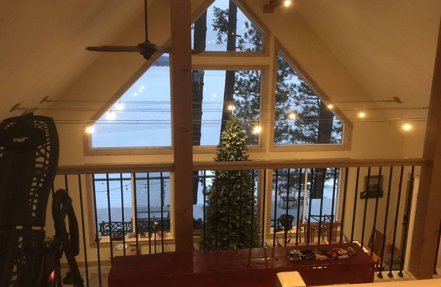 Modern lake home with dock. Bring your watercraft, friends and fishing gear.