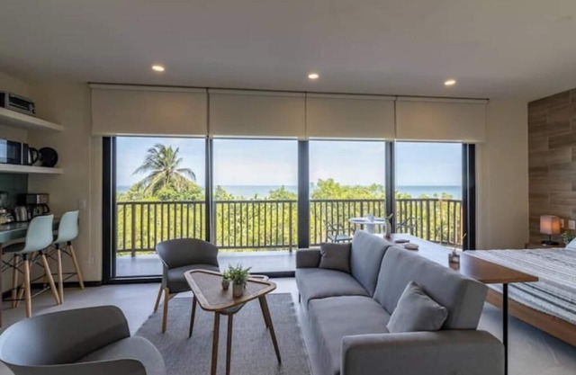 Modern Loft with Gorgeous Ocean Views - D102